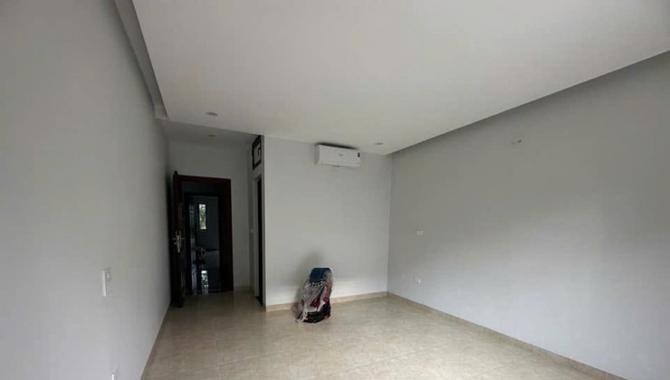Cho thuê MBKD ngõ 24 Kim Đồng - Giáp Bát 2 tầng, 100m2 (tổng DT) 13 Triệu